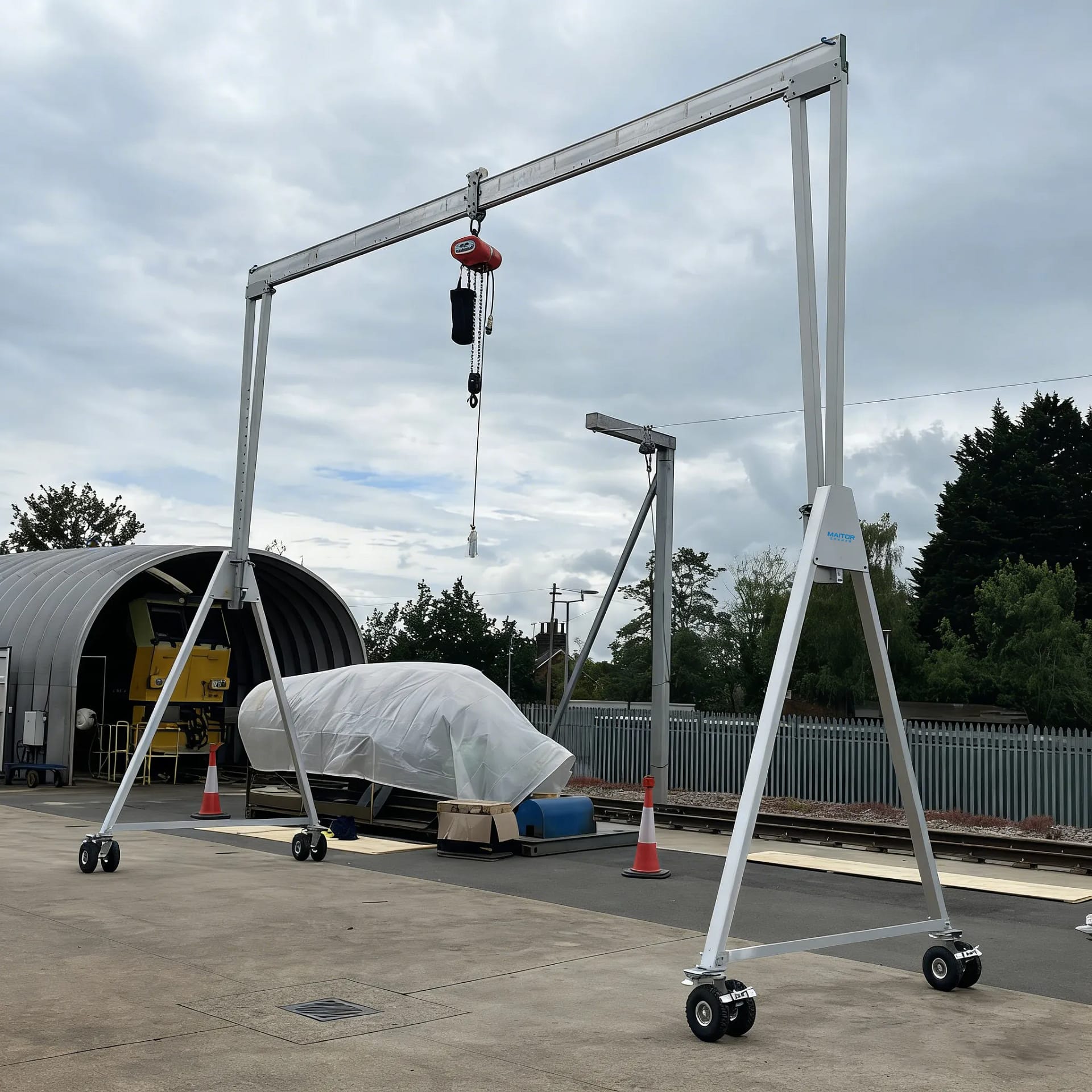 adjustable gantry crane